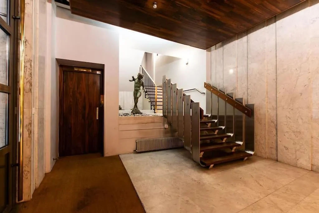 Appartement De Luxe Avenue Montaigne Paris