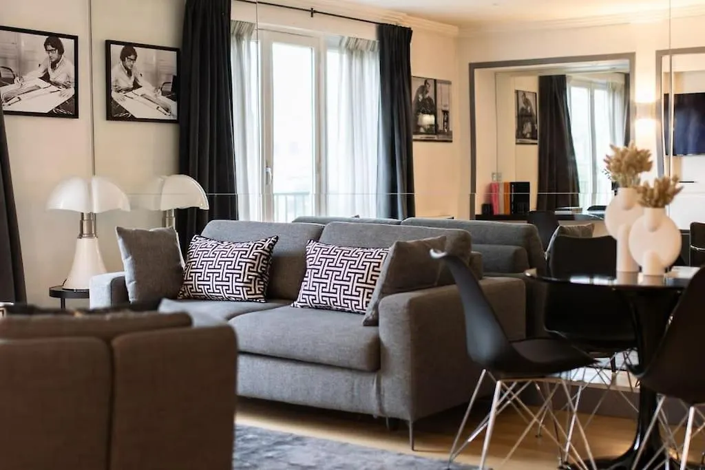 Apartment Appartement De Luxe Avenue Montaigne Paris