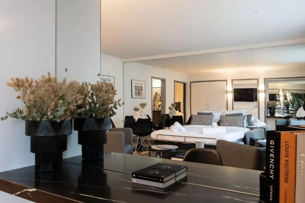 Appartement De Luxe Avenue Montaigne